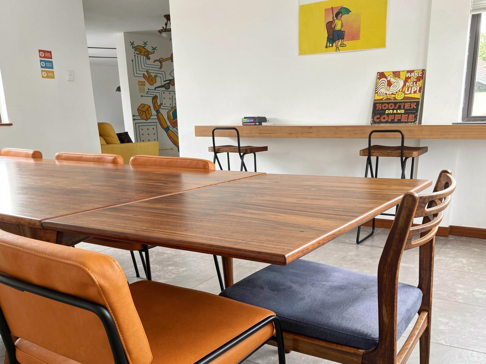 Das Leben, arbeiten und gedeihen mit Blick auf den Vulkan in Quitos inspirierendstem und kulturell reichhaltigstem Co-Living Space Haus