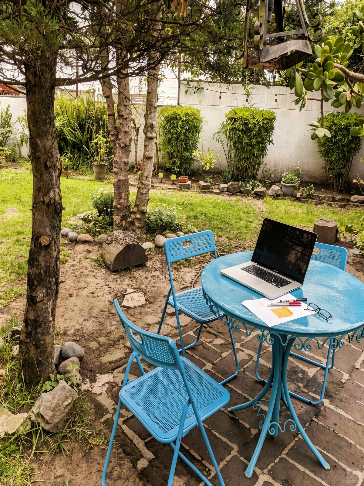 Das Leben, arbeiten und gedeihen mit Blick auf den Vulkan in Quitos inspirierendstem und kulturell reichhaltigstem Co-Living Space Haus