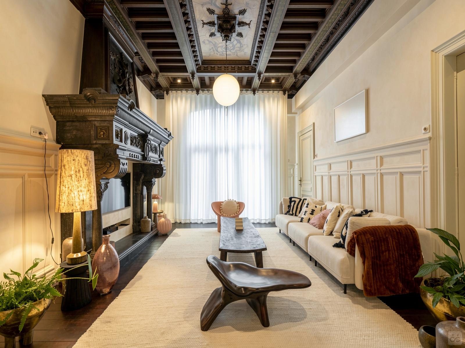 Das Luxuriöses Haus in der Nähe der Bushaltestelle Antwerpen Kerkstraat
