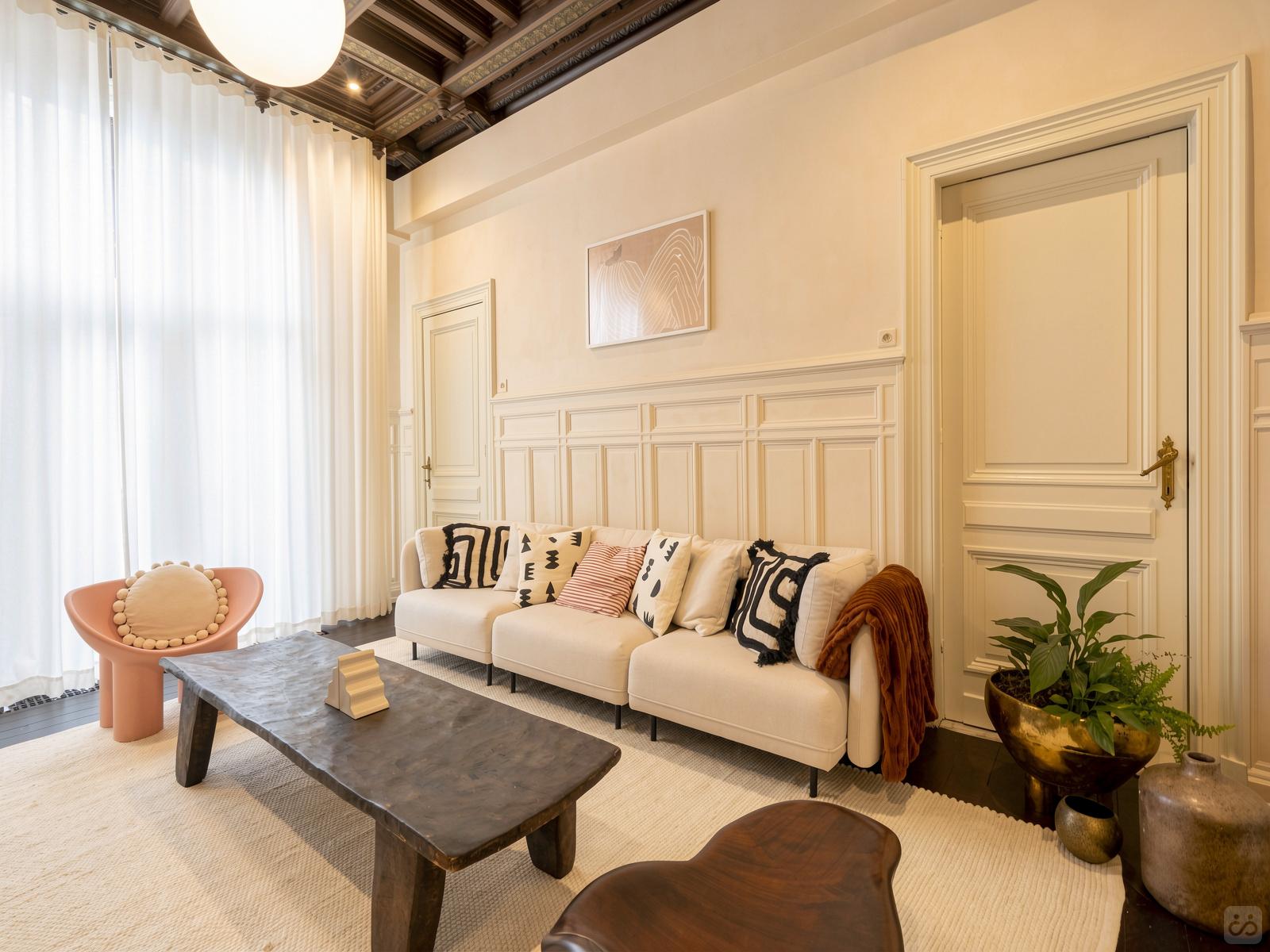 Das Luxuriöses Haus in der Nähe der Bushaltestelle Antwerpen Kerkstraat