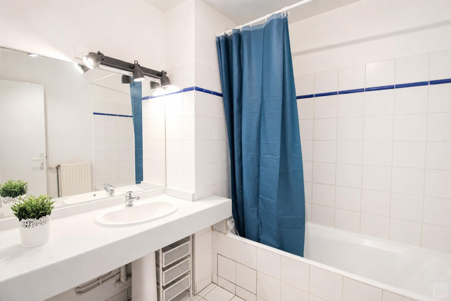 Das Helle und gut ausgestattete Wohnung in Rueil-Malmaison Haus