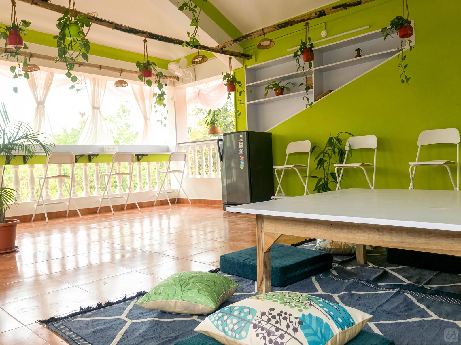 La Splendida casa vibrante con spazi di lavoro e giardino Residenza