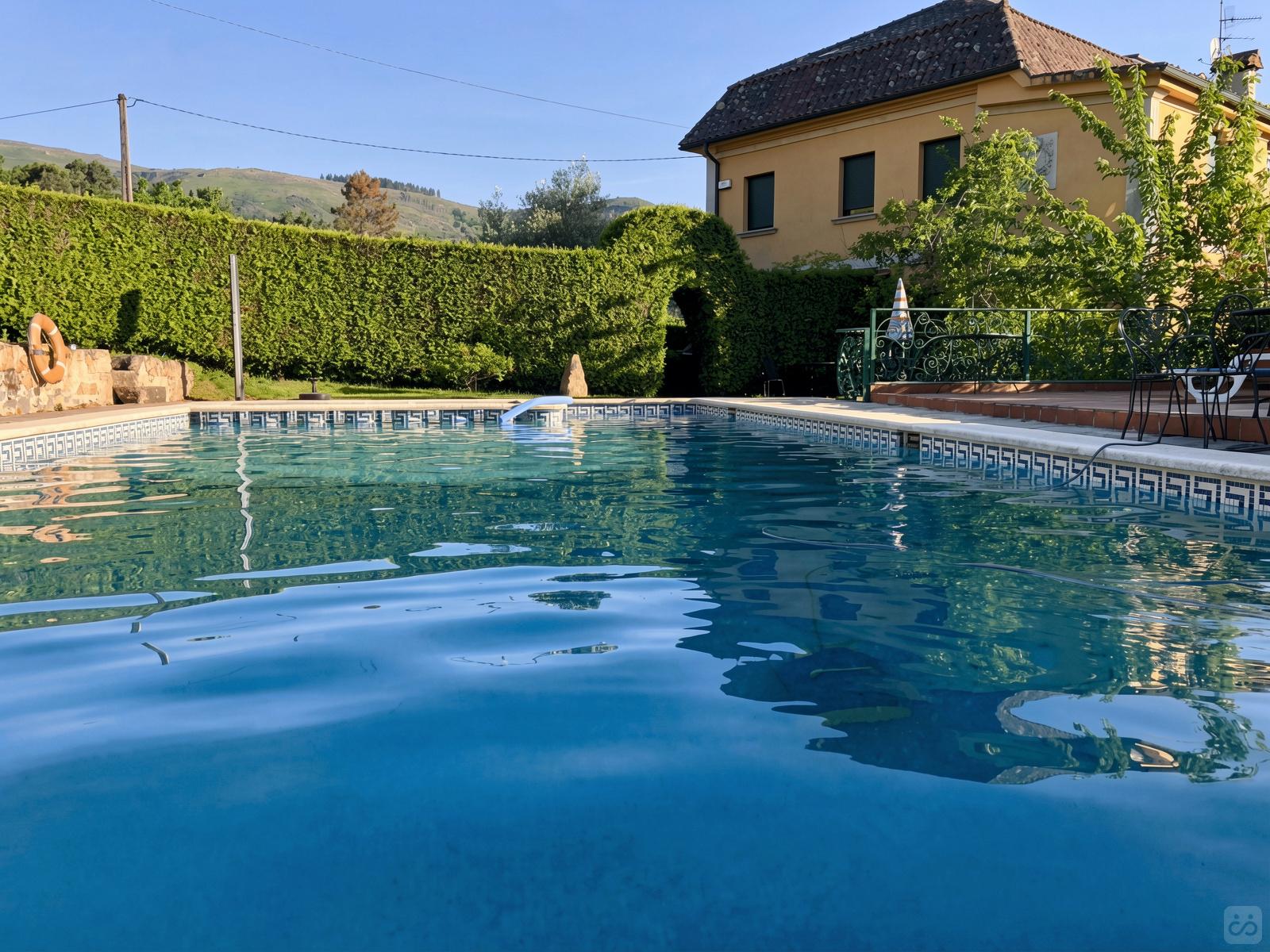 Pousa-Crecente Residence