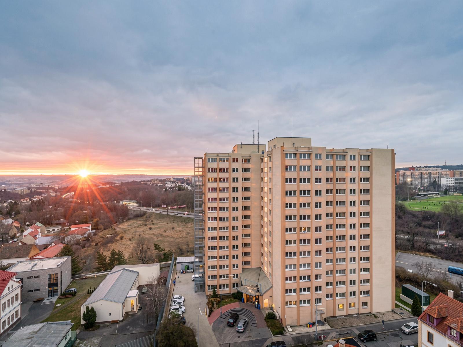 De Modern appartement op 5 minuten van het metrostation Střížkov op lijn Hub C