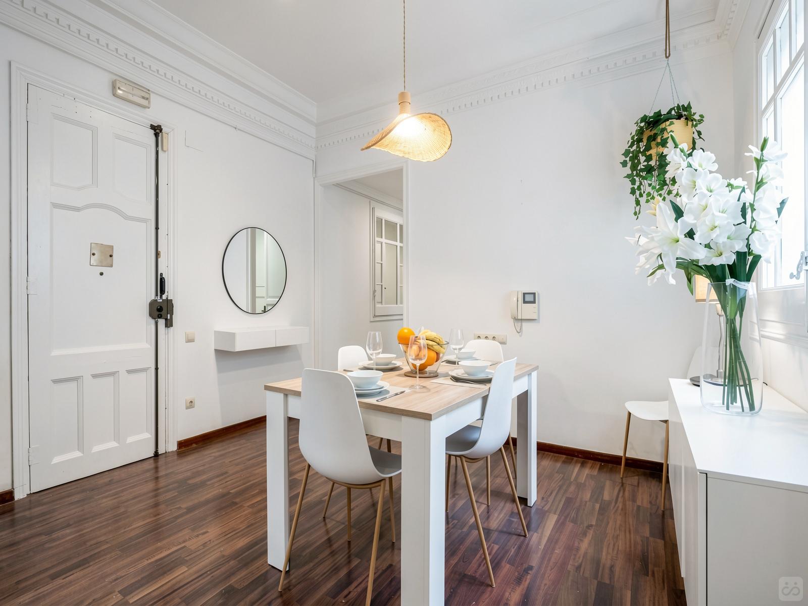Muntaner Home