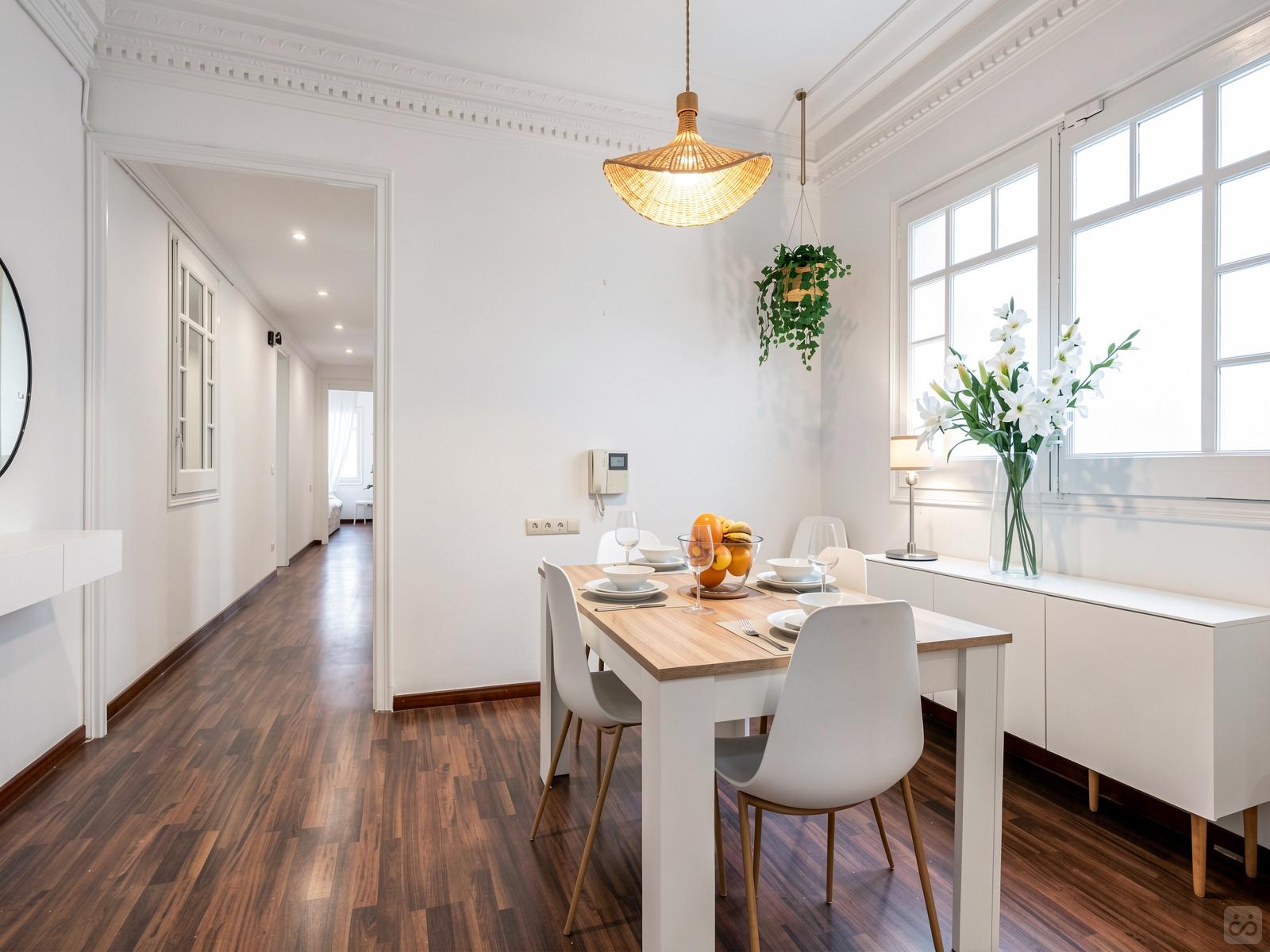 Muntaner Home