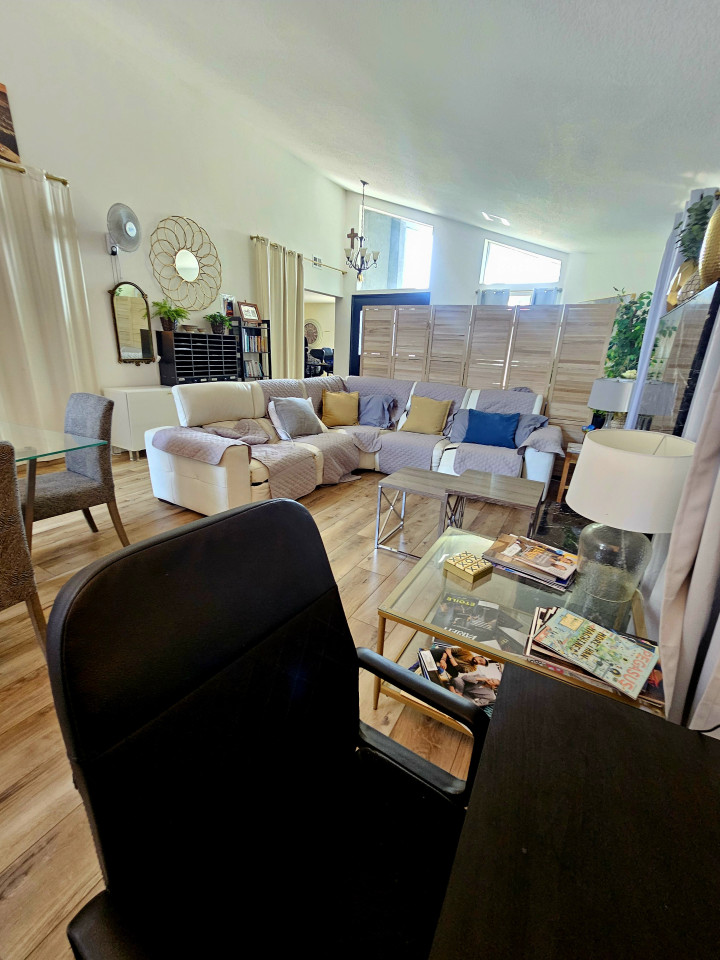 La Accogliente casa con incredibile dormitorio e studi per lavorare e giocare vicino a Rhodes Avenue Park