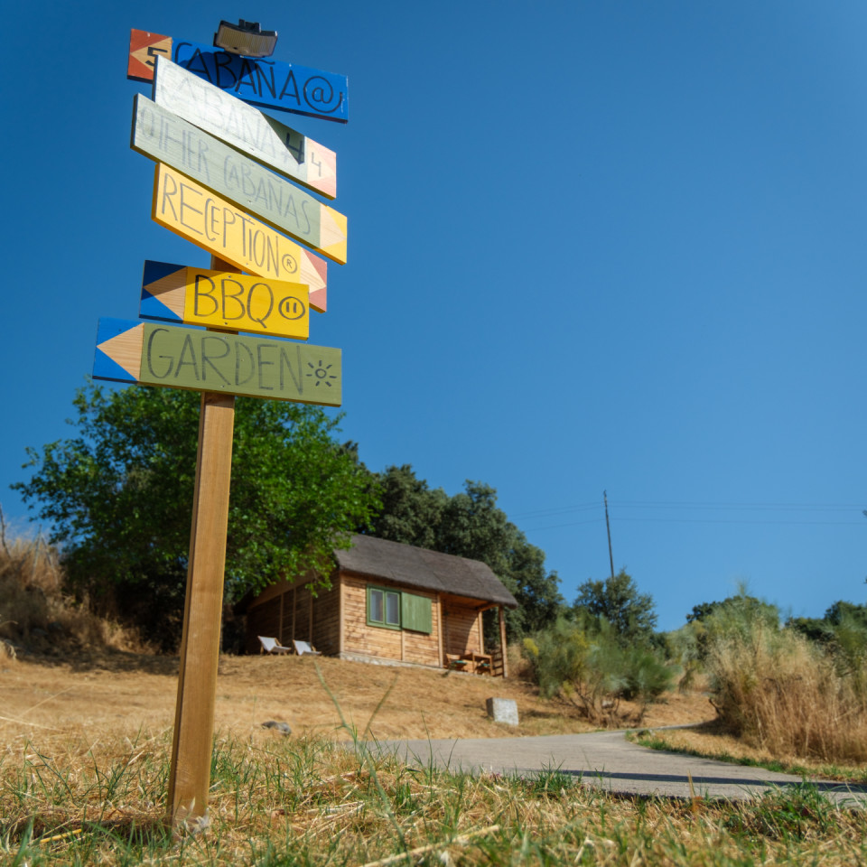 A Retiro moderno em Nuño Gómez com natureza e eventos comunitários Residência