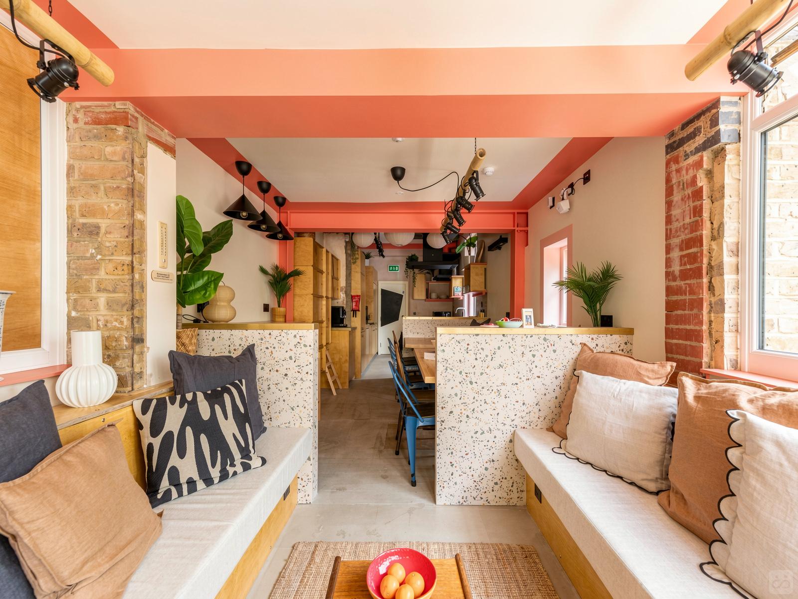 Le Confortable et superbe maison avec vue sur l'extérieur à 1 mile de la station de métro Shepherd's Bush Collectif