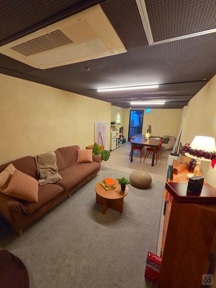 La Casa familiar de estilo coreano renovada con espacio de coworking y oasis ajardinado