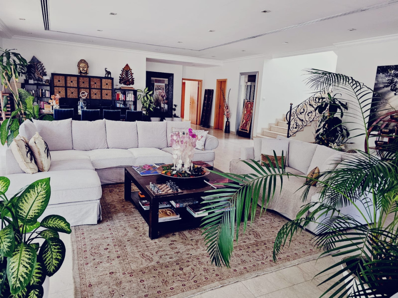 La Elegante rifugio di 19.000 metri quadrati: Soggiorno di lusso con giardino privato, piscina e doppia cucina Residenza