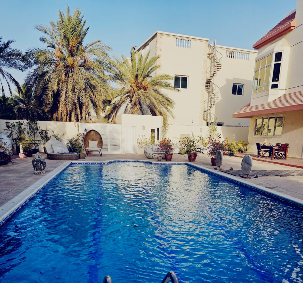 La Elegante rifugio di 19.000 metri quadrati: Soggiorno di lusso con giardino privato, piscina e doppia cucina Residenza