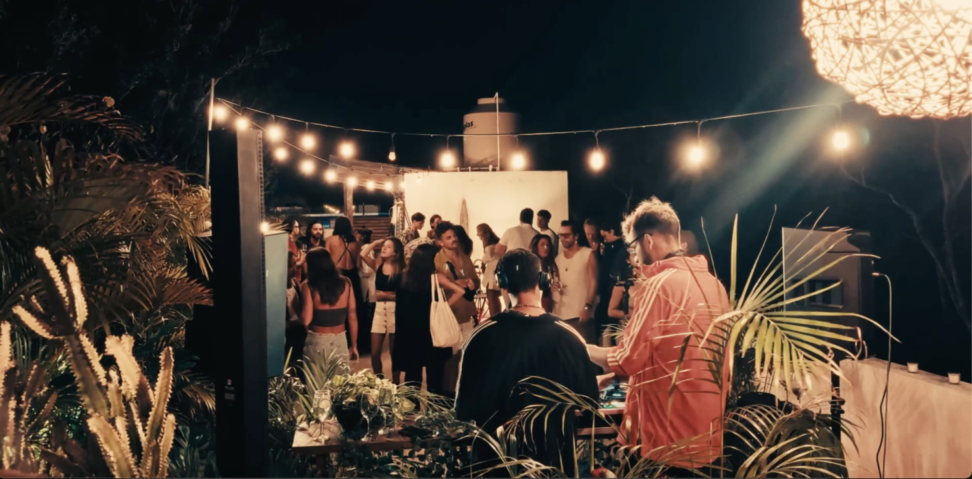 De Toevluchtsoord voor digitale nomaden in het levendige La Veleta, Tulum Huis