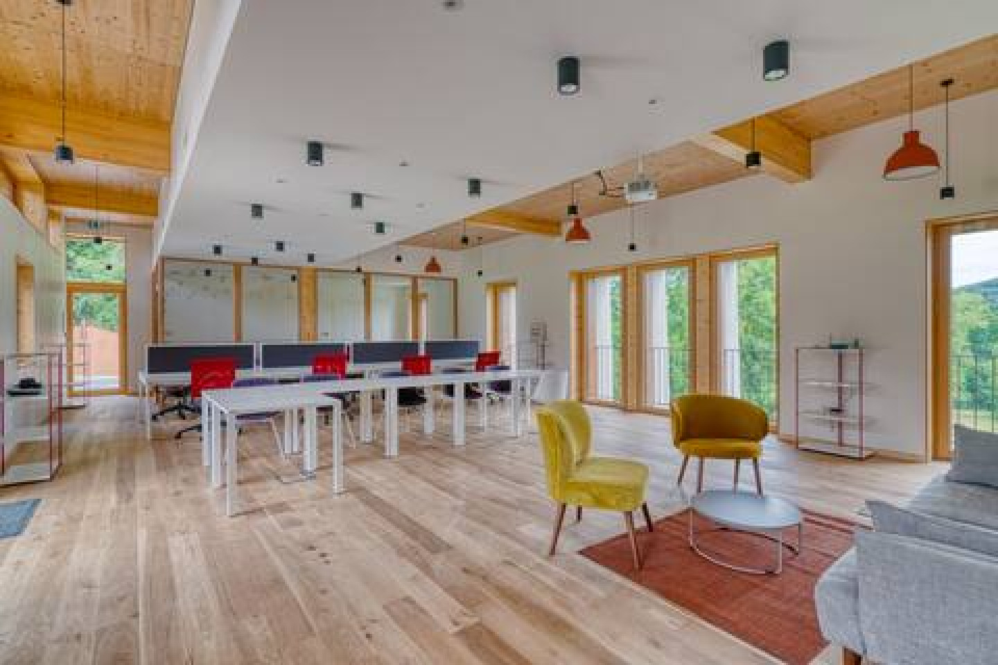Das Sonnige Coliving Residenz in malerischem Dorf: Abenteuer und Aktivitäten in Hülle und Fülle! Haus