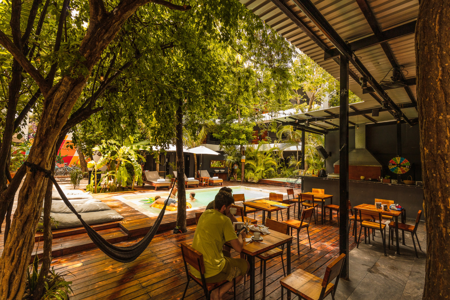 De Levendige woongemeenschap met zwembad en bar in het magische Centro van Tulum Huis
