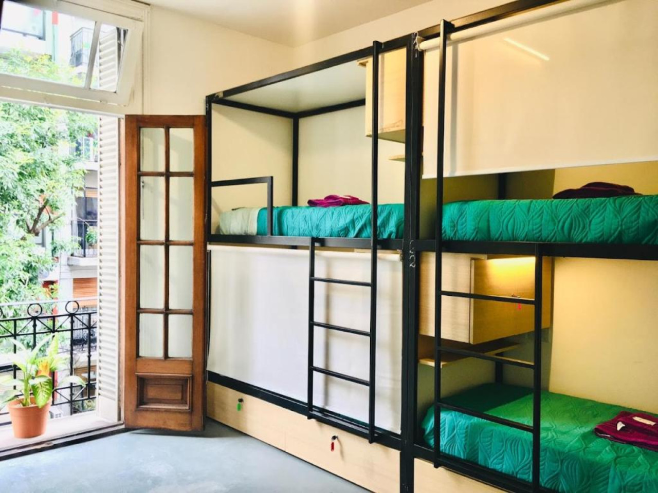 Das Wohnen in internationaler Umgebung im historischen Recoleta mit täglichen Aktivitäten und modernen Annehmlichkeiten Haus
