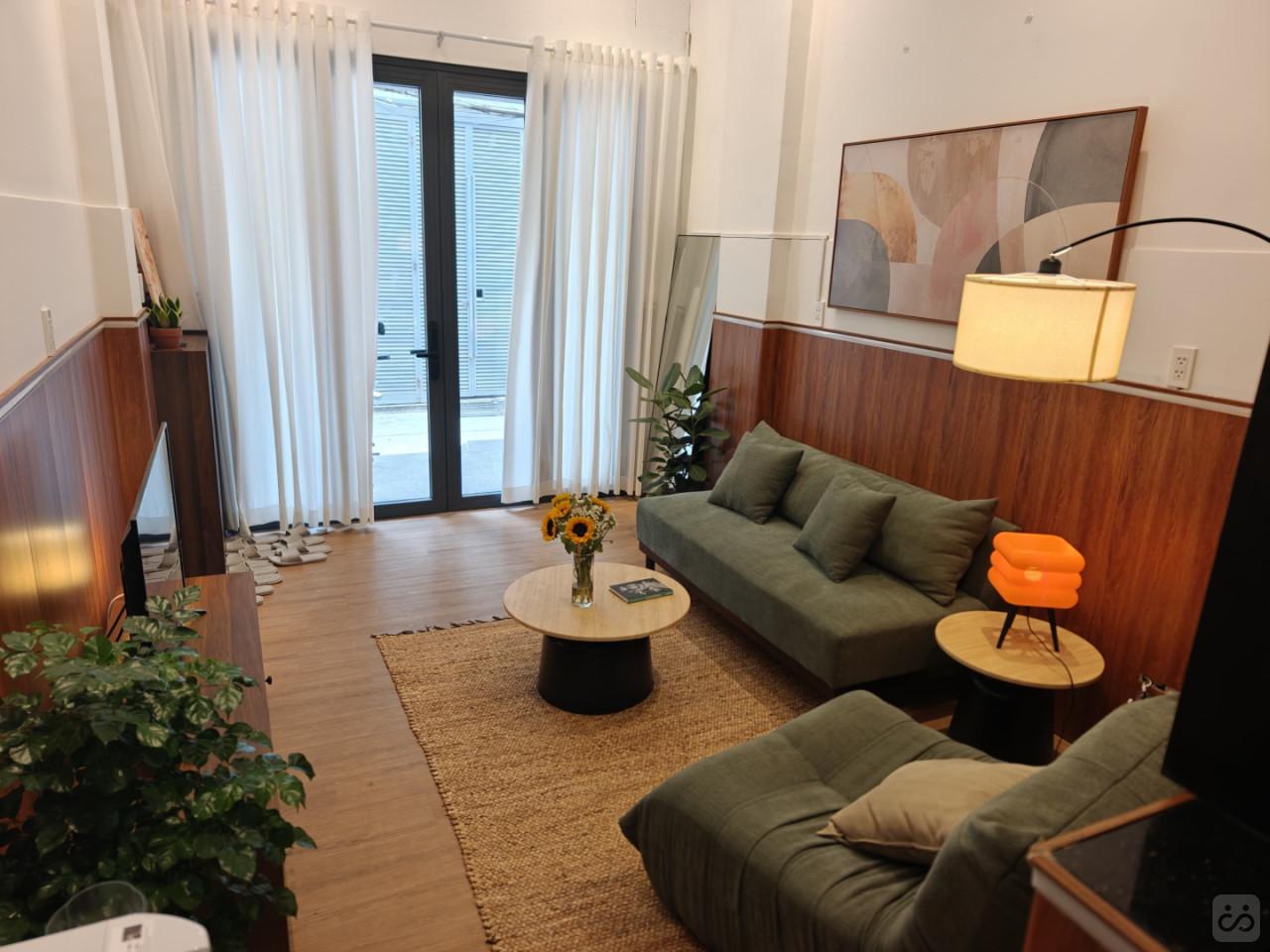 De Modern woongemeenschapshuis met privéstudio's in levendig Tan Dinh-district Huis