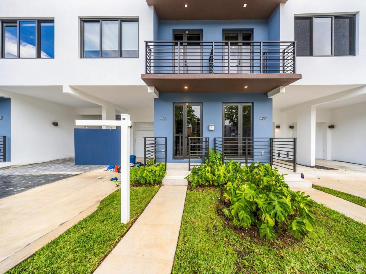 La Elegante Townhome a Miami a Pochi Minuti da Brickell | Balcone, Garage, Vita Moderna Casa