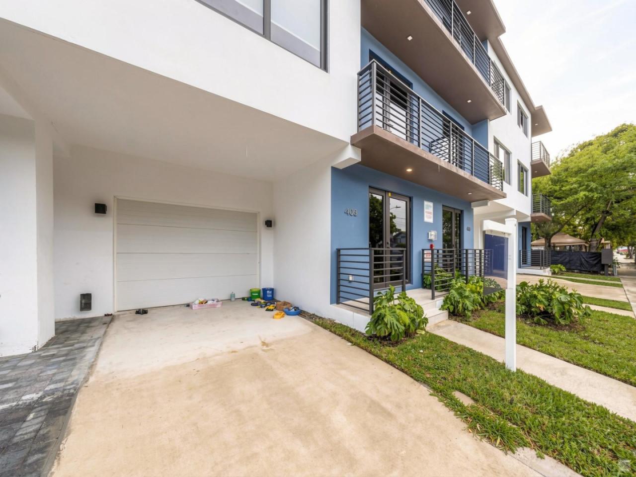 La Elegante Townhome a Miami a Pochi Minuti da Brickell | Balcone, Garage, Vita Moderna Casa