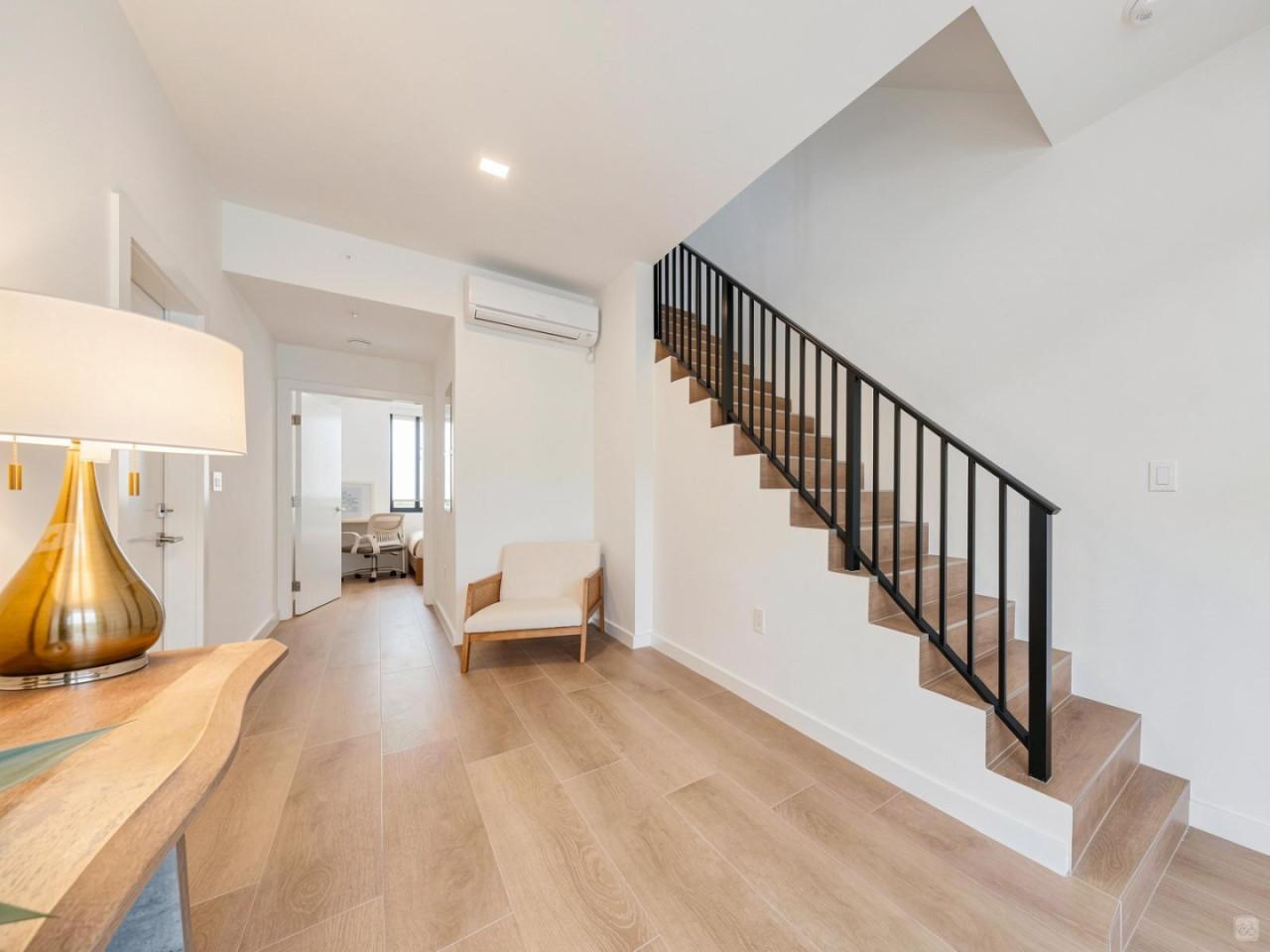 La Elegante Townhome a Miami a Pochi Minuti da Brickell | Balcone, Garage, Vita Moderna Casa