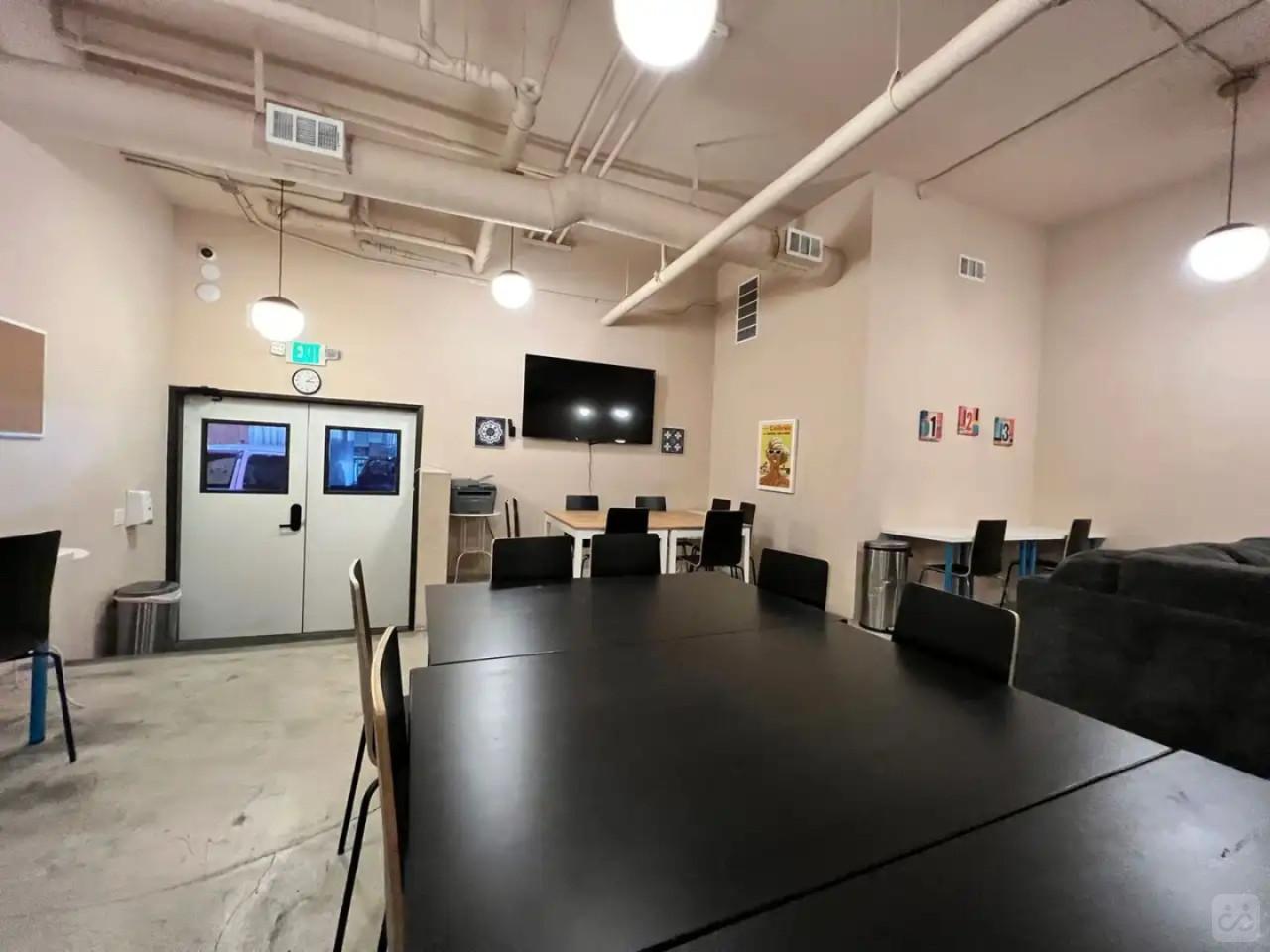 La Luxury Private Room Near Runyon Canyon | Hollywood Walkable Living Casa