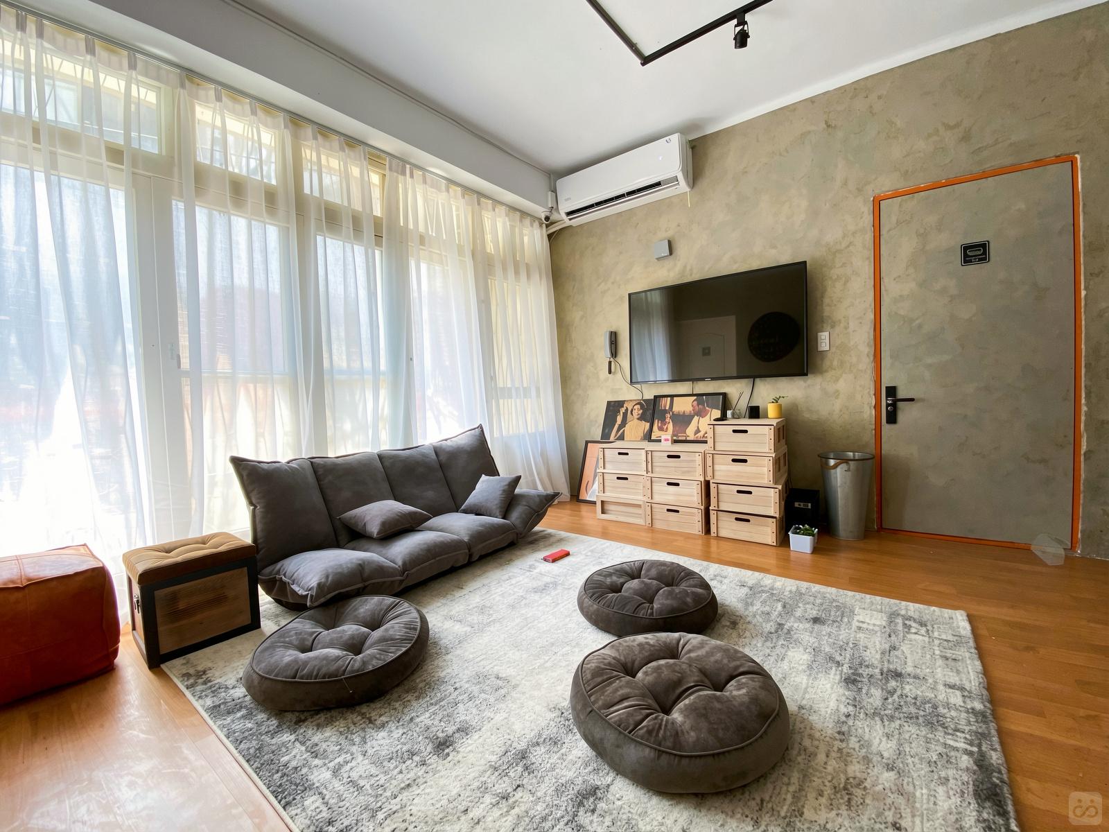 La Plain Modern Styled Apt. w/ Workspace Residenza