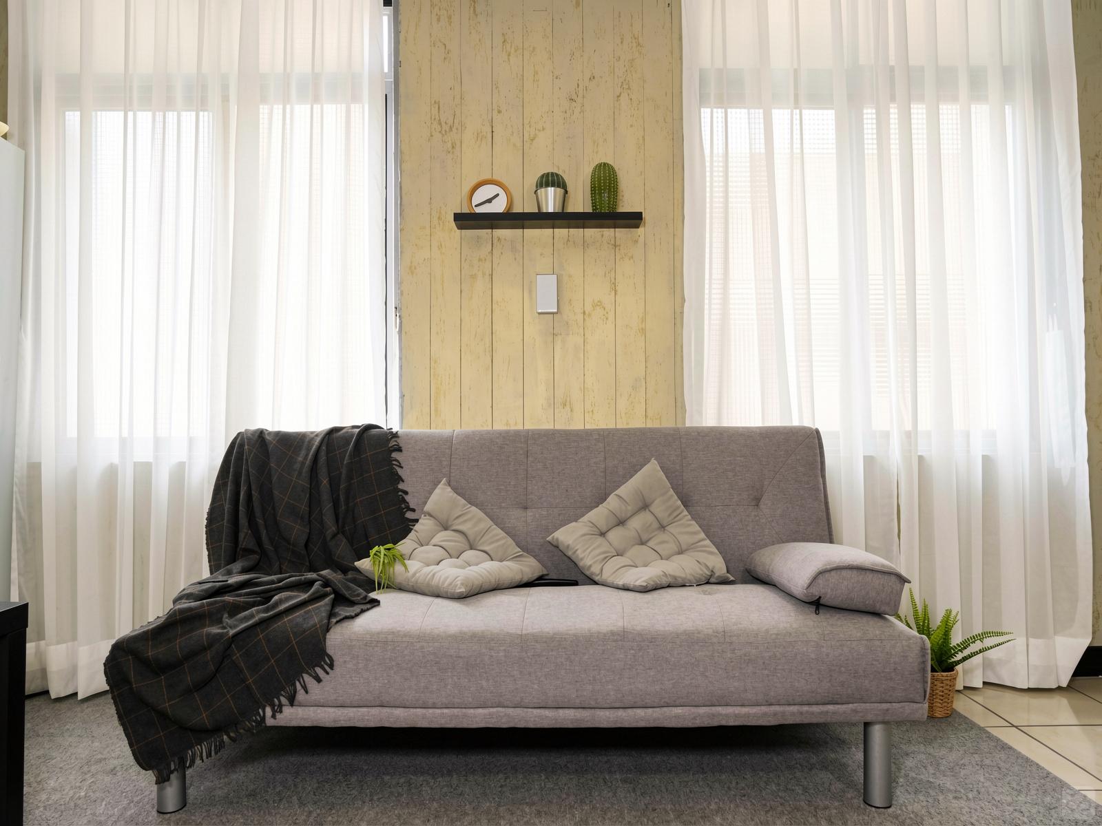 La Austere Modern Styled Apt. w/ Workspace Residenza