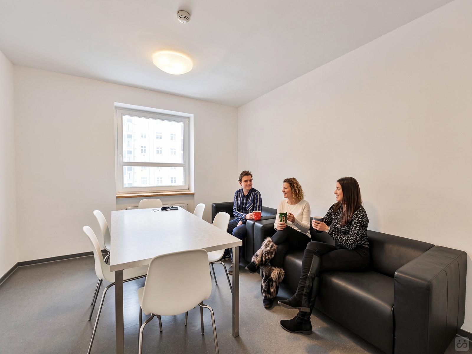 De Trendy stedelijk gebouw met coworking Hub