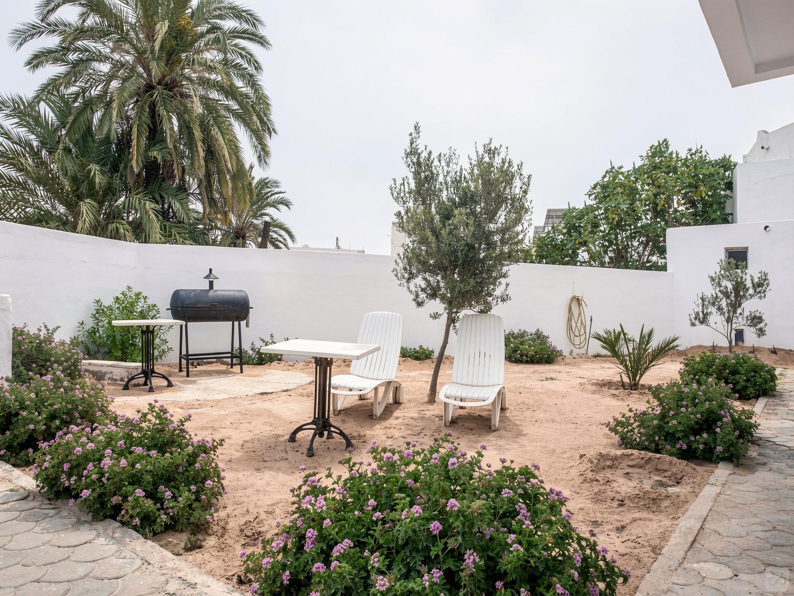 La Casa de estilo tradicional con terraza y patio trasero