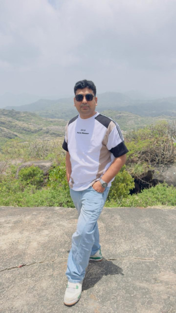Jignesh B.